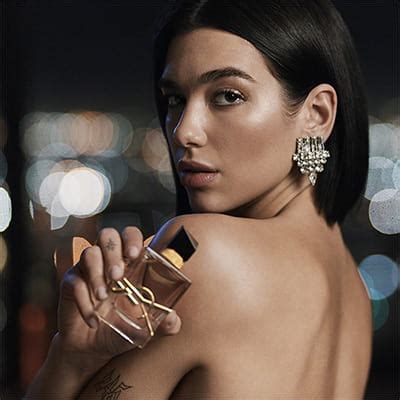 egerie yves saint laurent 2017|Dua Lipa, égérie de Libre Le Parfum d'Yves Saint .